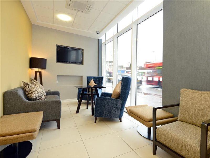 Holiday Inn Express London-Wimbledon-South, An Ihg Hotel Exterior photo