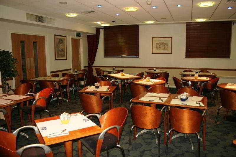 Holiday Inn Express London-Wimbledon-South, An Ihg Hotel Restaurant photo